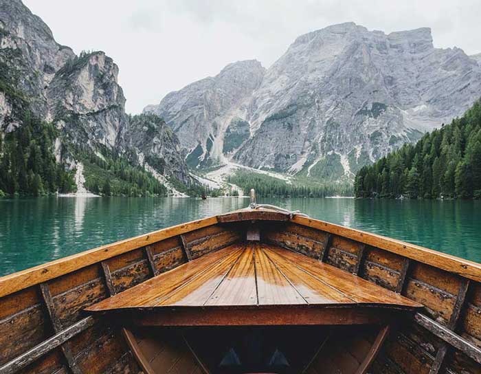 Experience > Sightseeing   Fewer checklists. Better memories. 